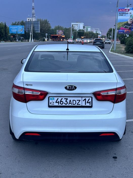 Продам авто киа рио 2014 года