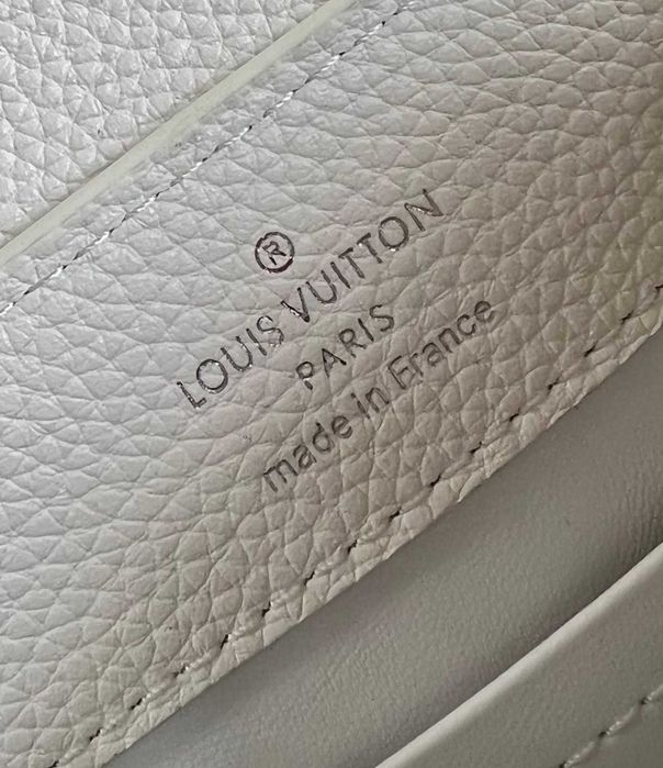 Geanta LV Louis Vuitton Capucines 21cm alb, Premium