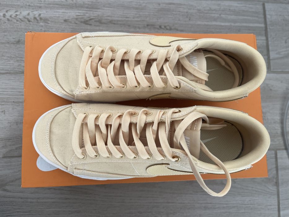 Жълти кецове Nike