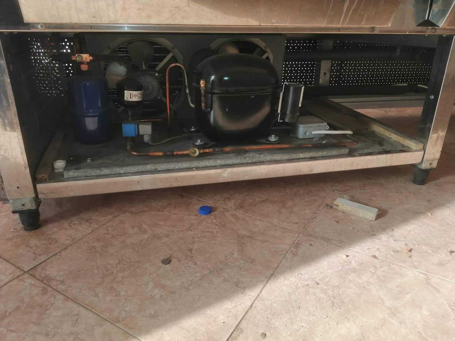 Хладилна витрина