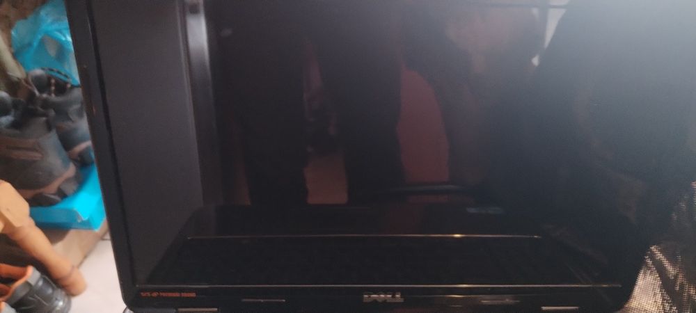 Vând laptop dell in stare buna cu încărcător