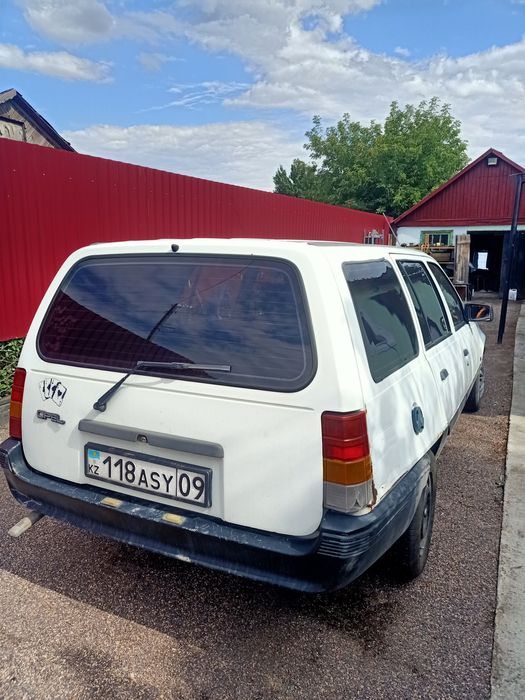 Опель кадет 1989