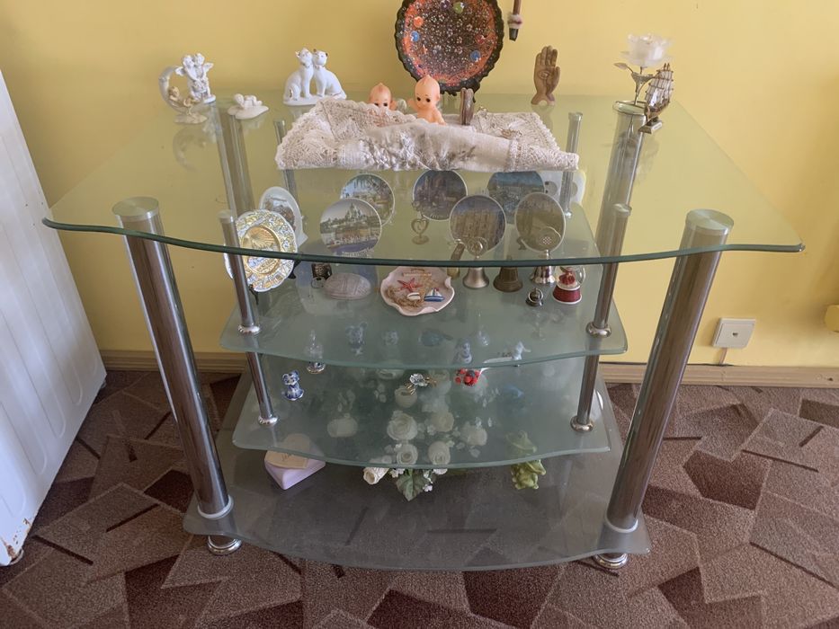 Этажерка стеклянная