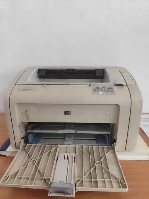 Продам принтер HP Laserjet 1018