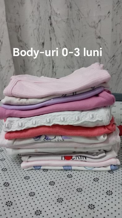 Vând haine fetiță 0-3 și 0-6 luni