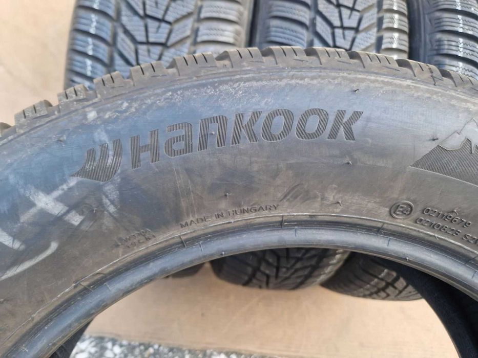 4 Hankook R17 215/65
Зимни гуми 
DOT2722