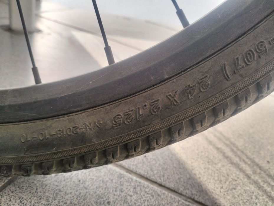 Продам велосипед 
- Без переключателей передач