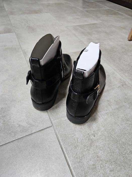 Боти River Island