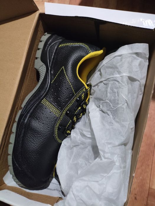 Ботинки для работы из кожи