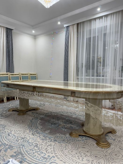 Продаем стол в отличном состоянии