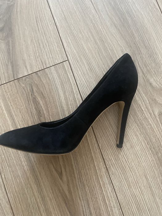 Замшевые туфли 36 р