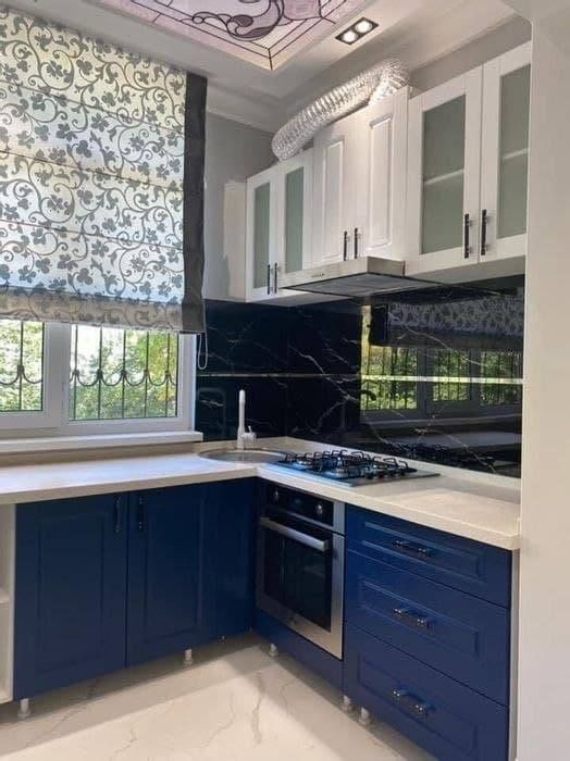 Ц 6, кафе На Небе, 3-ком  Аренда