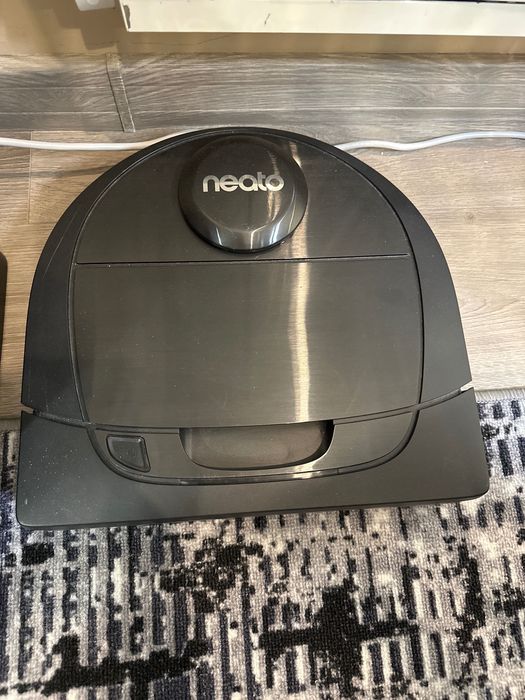 Робот neato d6 за батерия