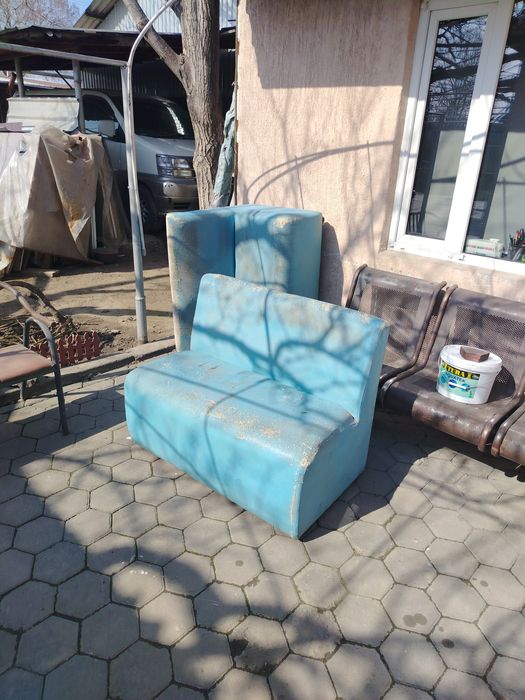 Отдам даром диванчики