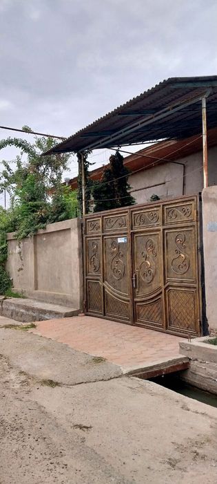 10 хонали ховли уй 4 соток сотилади/Продается 10-комнатный дом 4 соток