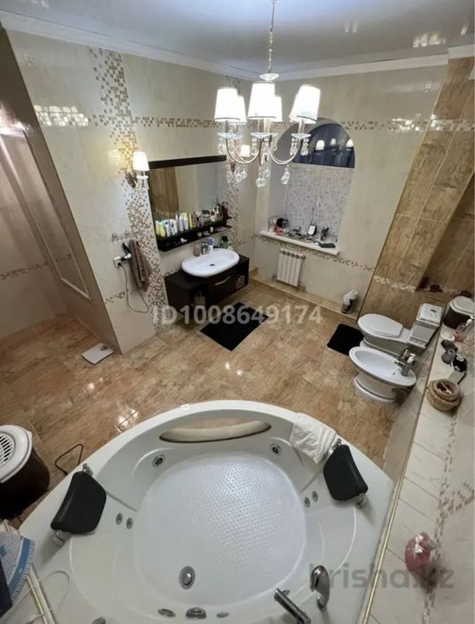 Частный дом с участком