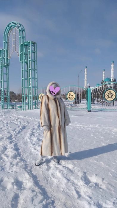 Шуба с капюшоном длинный