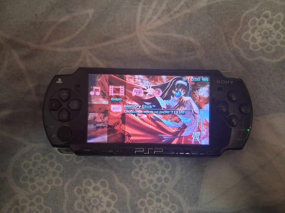 Продам Psp 2000 прошитая