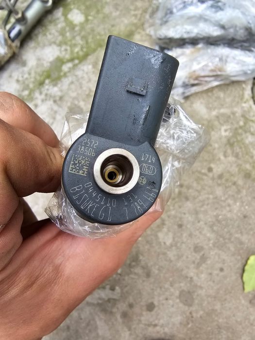 Piese BMW e46 facelift 320D 150cp - rampa injectoare,injectoare,EGR