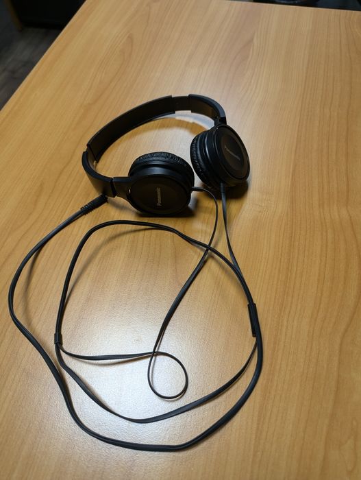 Căști Sony și Panasonic