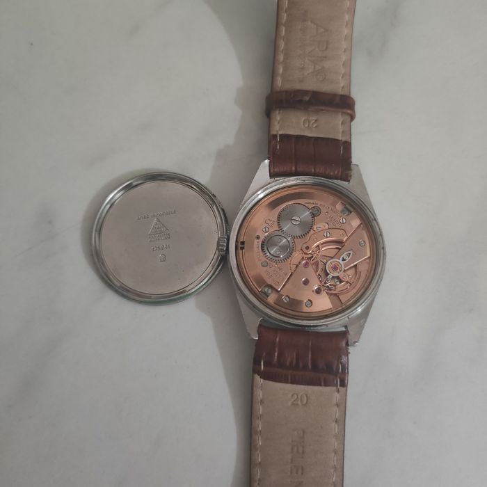 Vând ceas omega Geneva