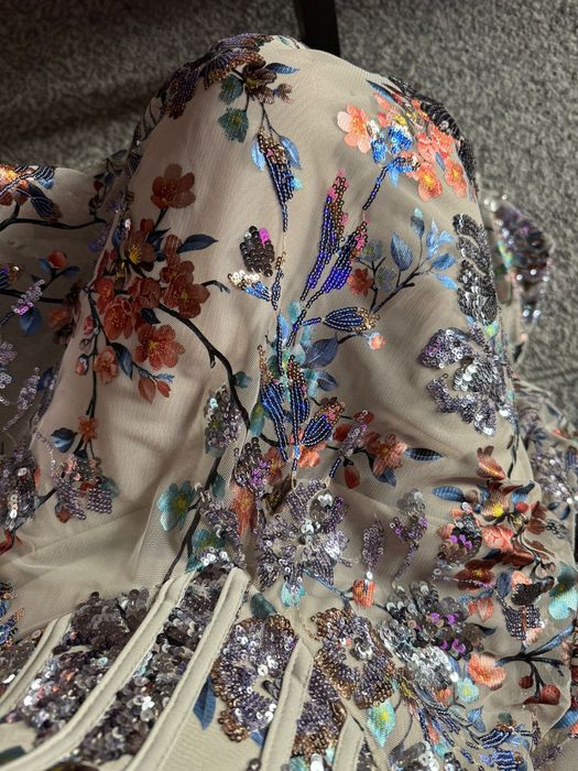 Платье в пол с камнями