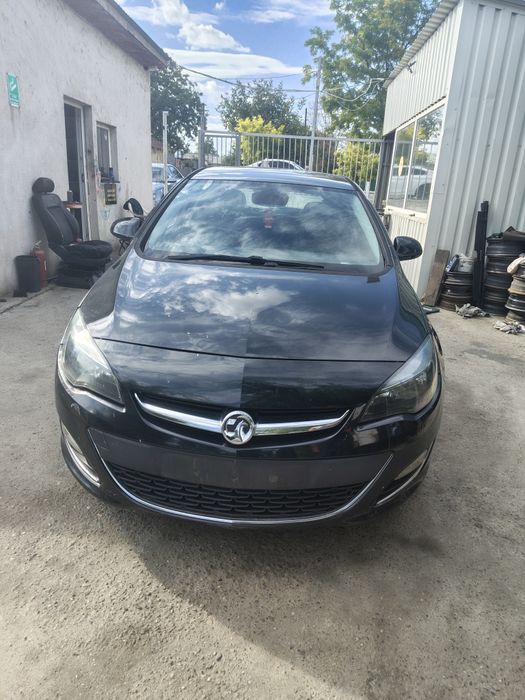 Dezmembrez Opel Astra j 1.7 cdti euro 5 an fabricație 2013