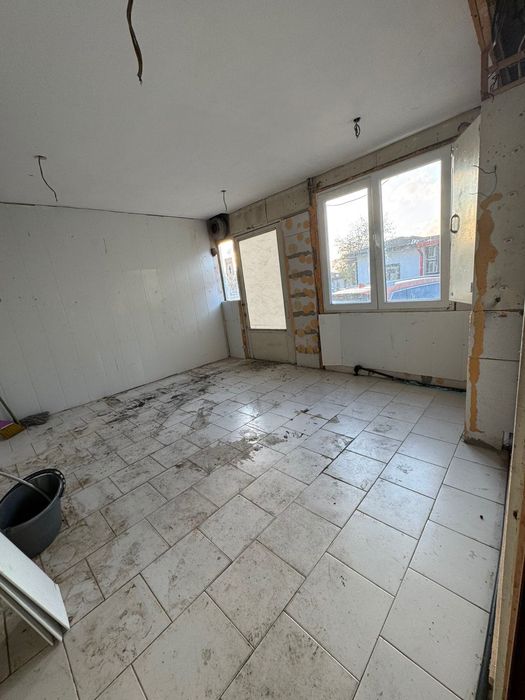 Дава се под наем Заведение в Варна, Младост 2 - 65 кв.м за 323.85 € - Снимка #1