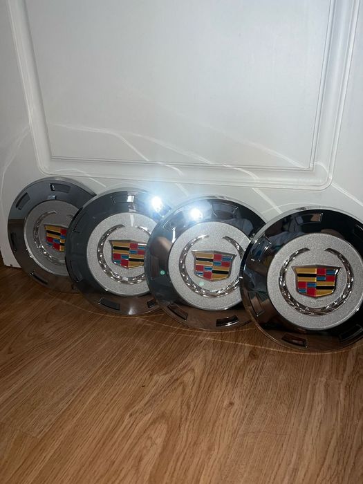 Калпаки R22 на Cadillac Escalade 3