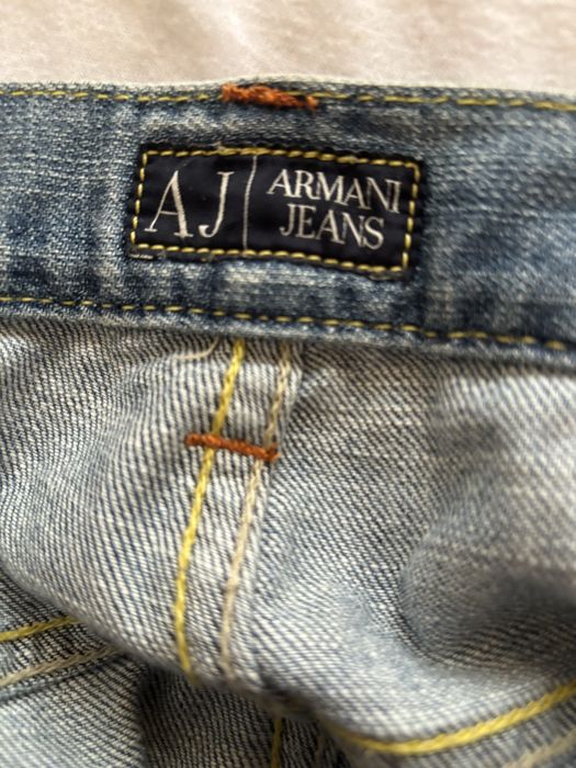 Vand blugi de baieti Armani clasici originali in stare buna