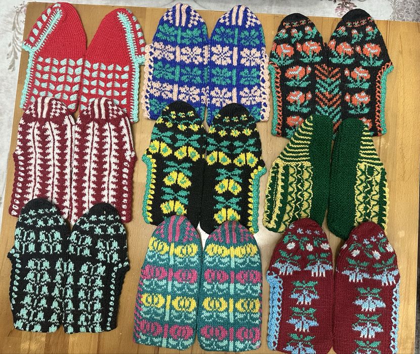 Мъжки и дамски вълнени терлици по 10 лв/бр