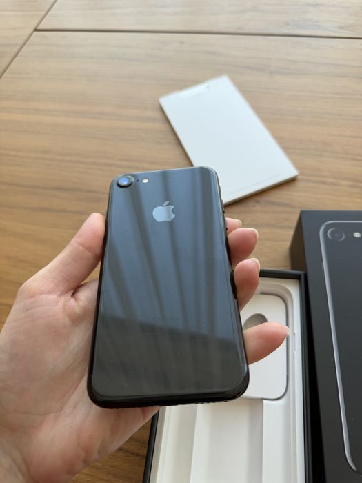 Като Нов iPhone 7 Jet Black 128GB