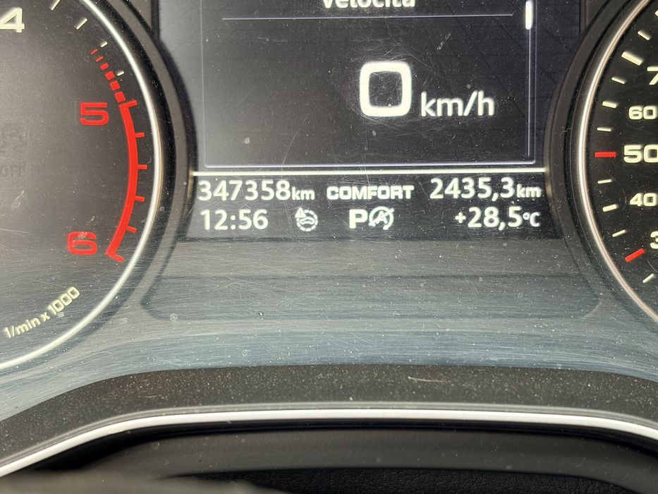 Vând Audi A4 berlină, an fabricație 2017, o mașină elegantă, foarte bine întreținută și gata de drum