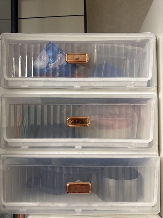 Продам  пластмассовые шкафы недорого