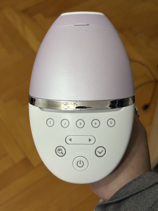 Фотоепилатор Филипс Lumea 8000 BRI947/00