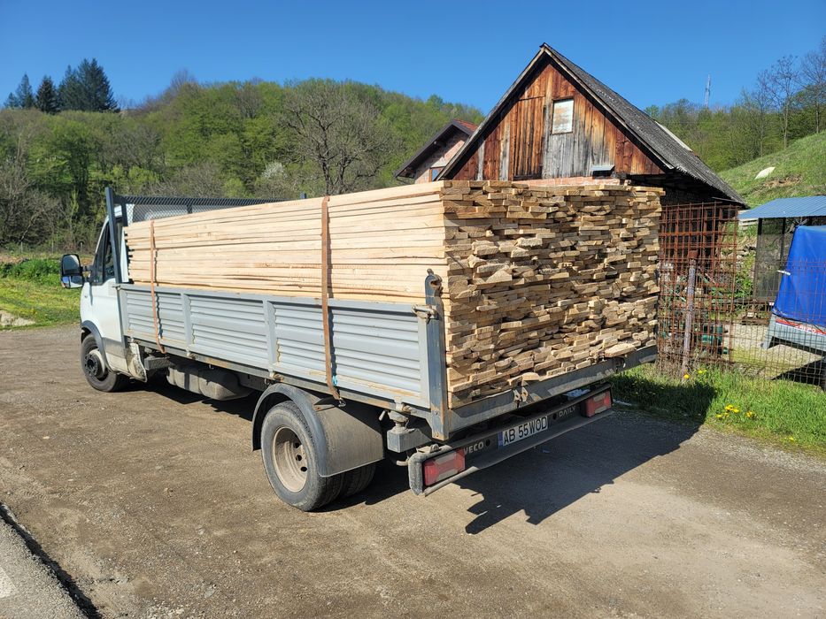 Cherestea, grinzi, caferi, lațuri, frize, lambriu, podea, corni