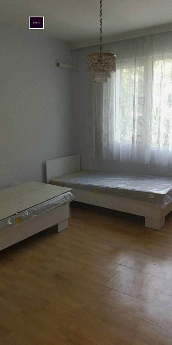 Четиристаен апартамент - Колхозен пазар!