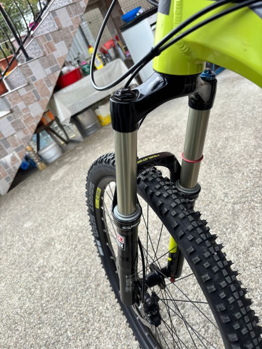 Bicicleta full suspension Giant Reign Maestro 6.0