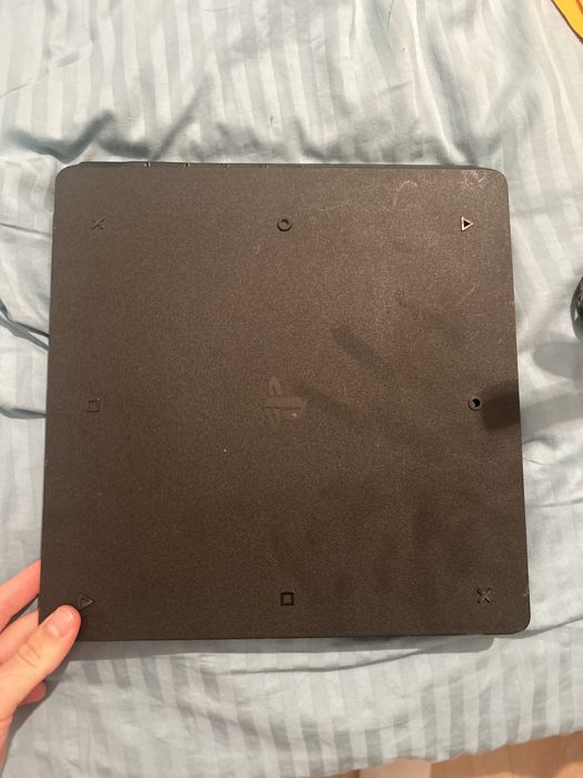 PlayStation 4 Slim – ediție specială maro (funcționează perfect)