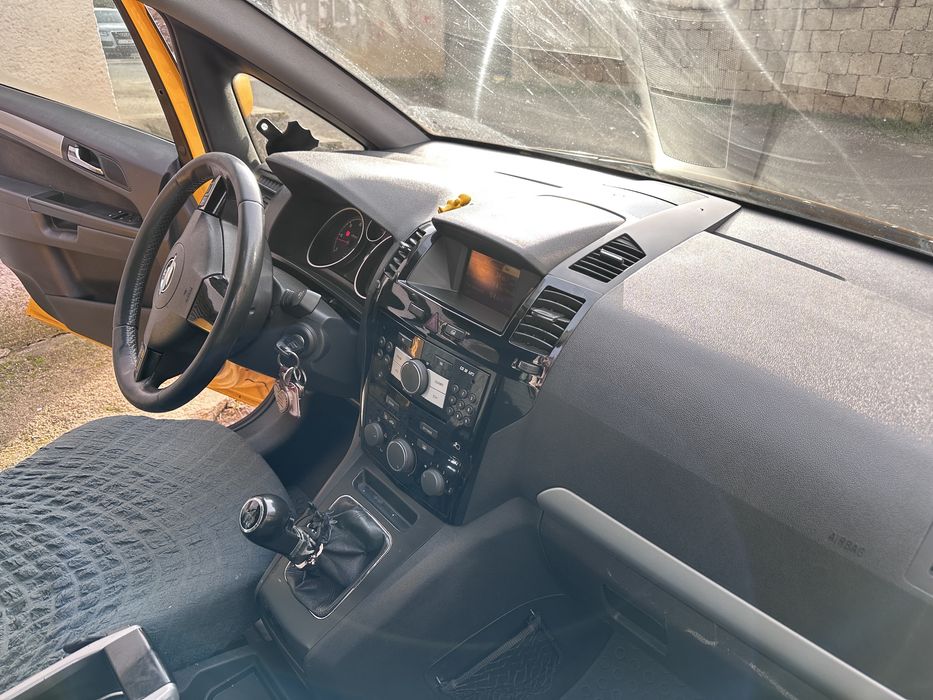 Vand opel zafira 7 locuri