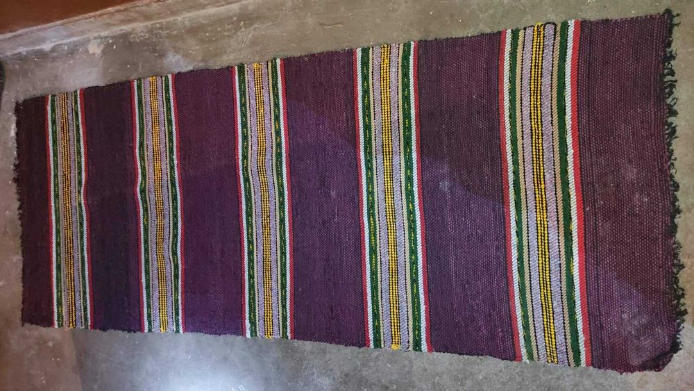 Автентични битови ръчно тъкани старинни български черги