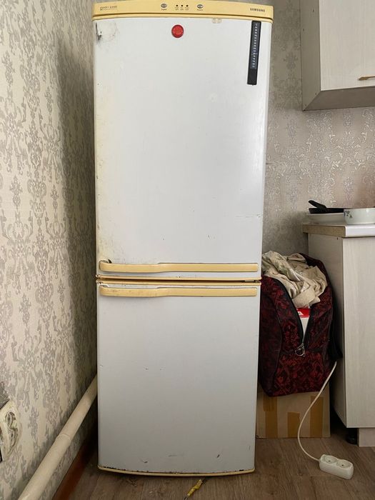 Продам холодильник