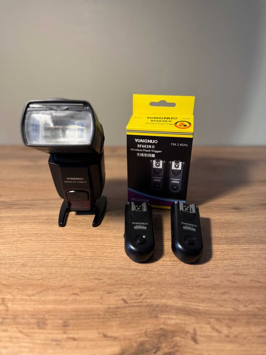 Godox V1 c & Yongnuo Speedlite YN 560 III