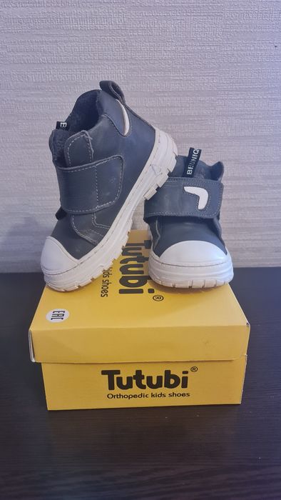 Продам детскую обувь