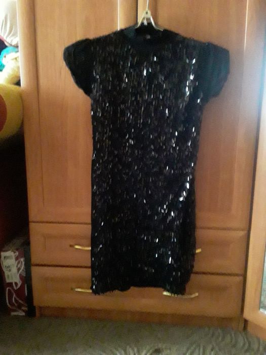 Продам платья для девушек