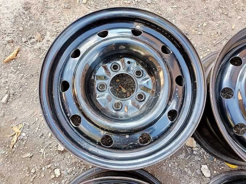 Продам металлические диски на Dodge Caravan