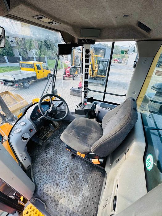 Incarcator frontal Volvo L 90 G, an fabricatie 2014, 18 tone, cupa Hardox 3.5mc, stare TOP !