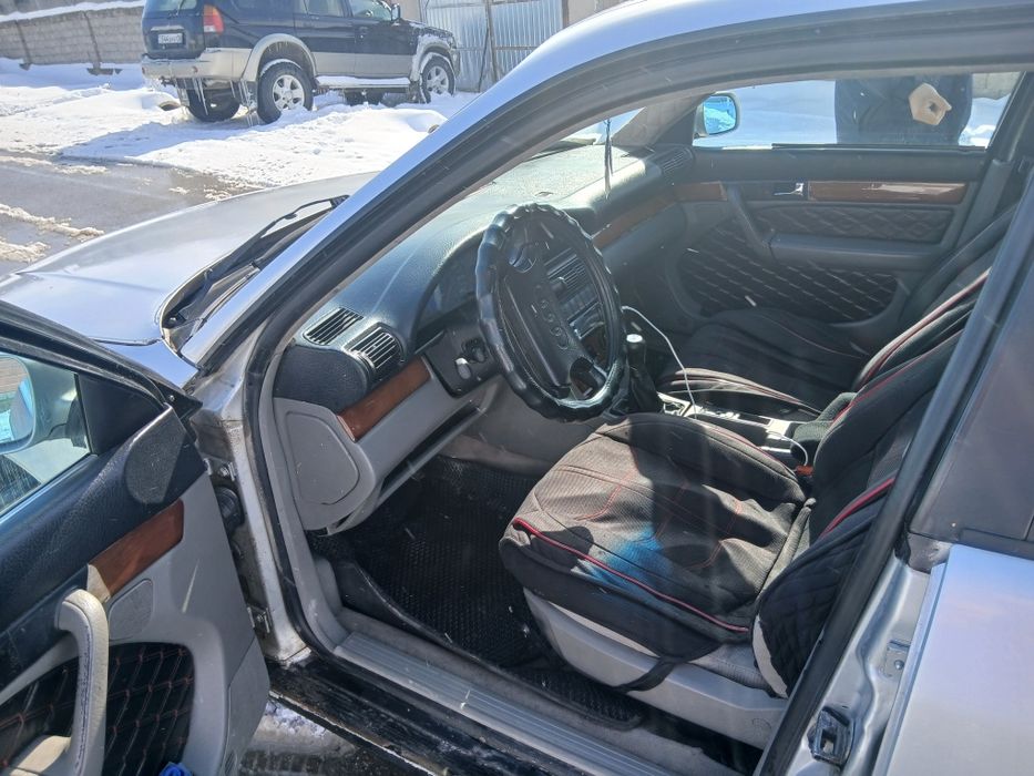 Продаю Ауди с4 2.8