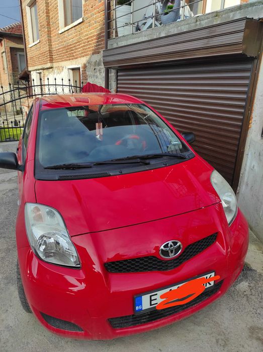 Продавам Тойота Ярис 2009 в много добро състояние