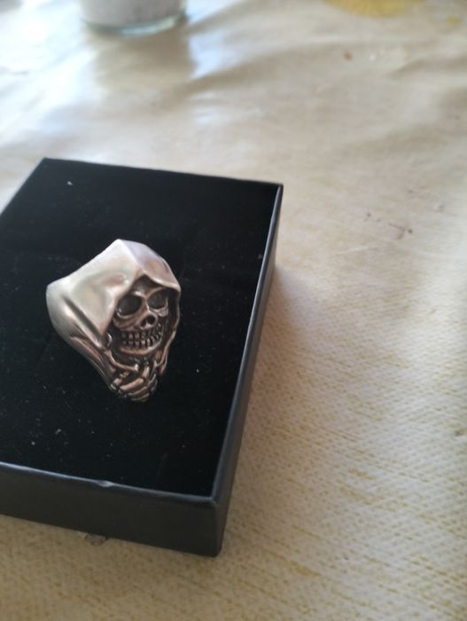 Vând ghiul de argint